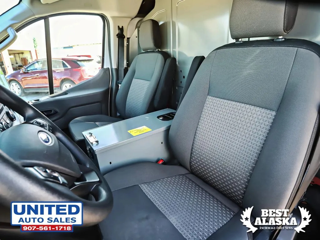 Ford Transit-250 photo 30