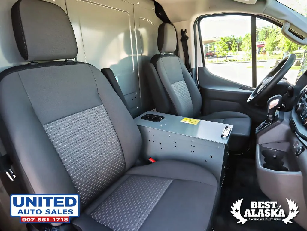 Ford Transit-250 photo 33