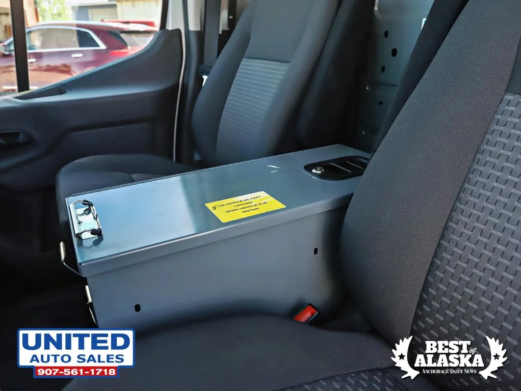 Ford Transit-250 photo 47