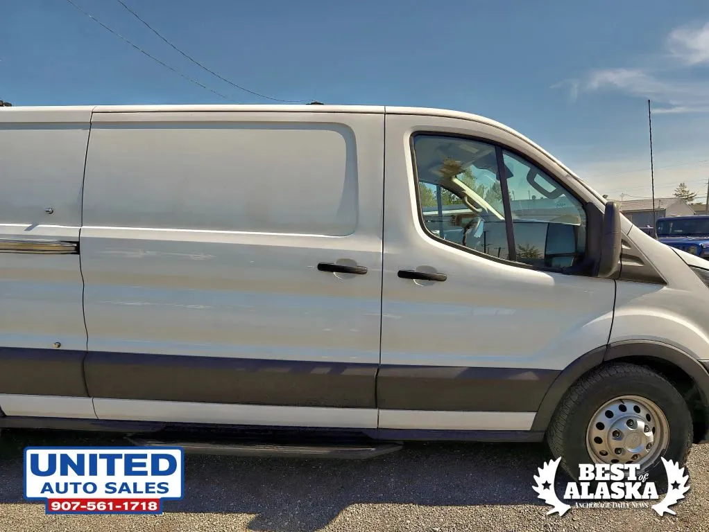 Ford Transit-250 photo 21