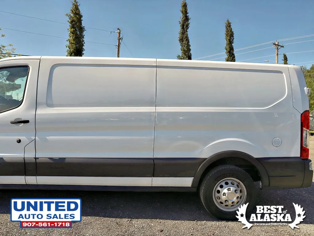 Ford Transit-250 photo 23