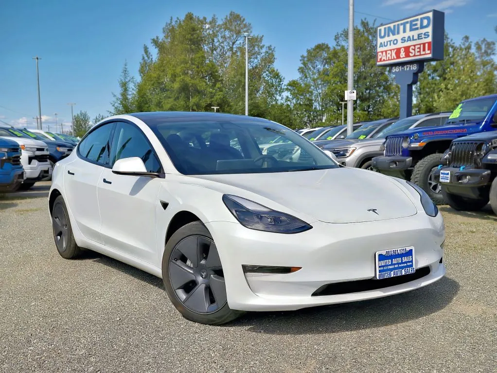 2022 Tesla Model 3 Long Range Sedan 4D