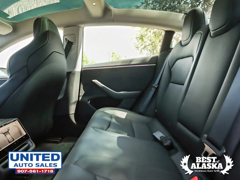 Tesla Model 3 photo 35