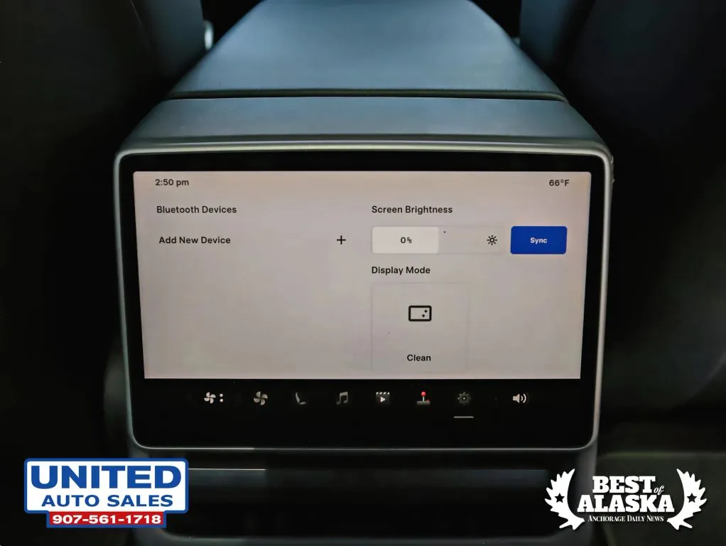 Tesla Model 3 photo 48