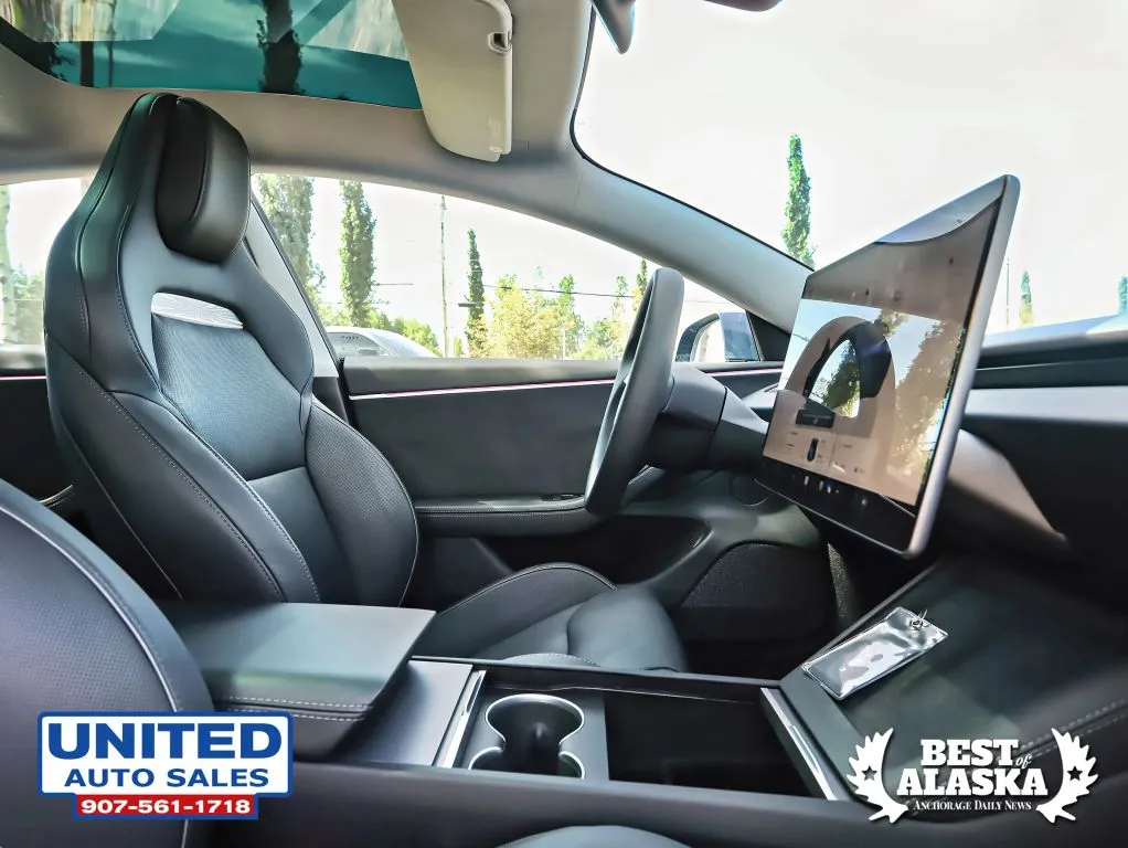 Tesla Model 3 photo 15