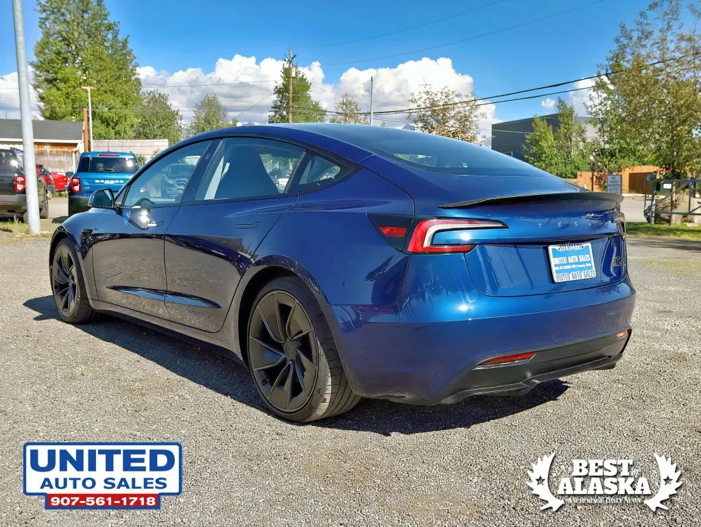 Tesla Model 3 photo 7