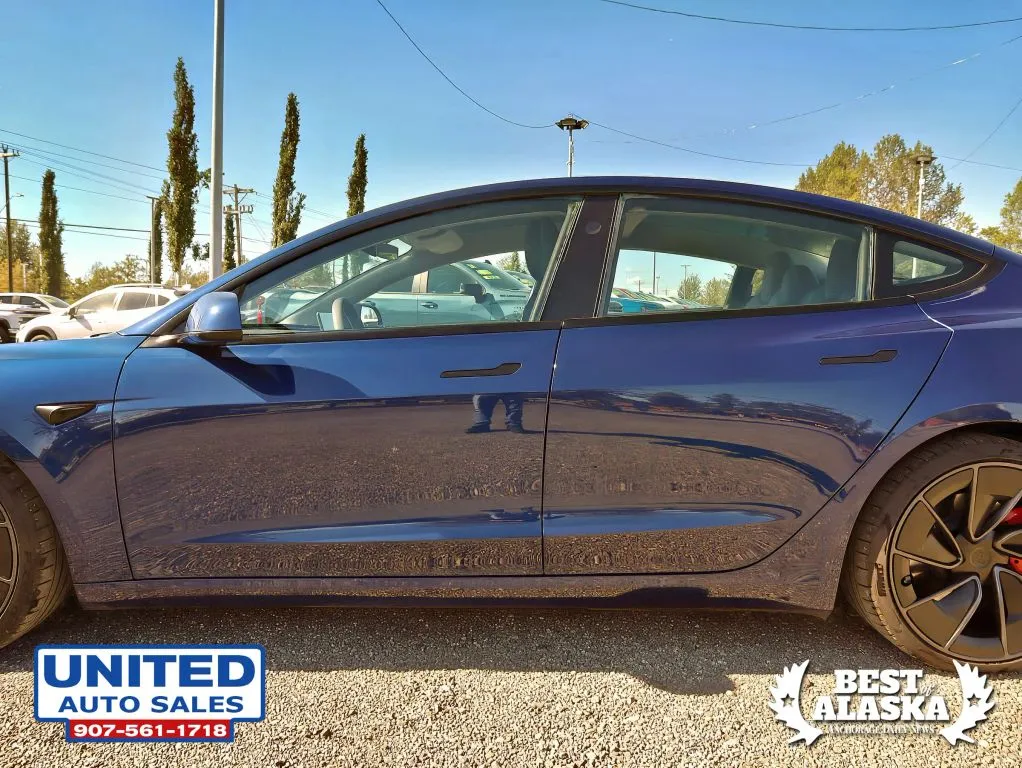 Tesla Model 3 photo 23