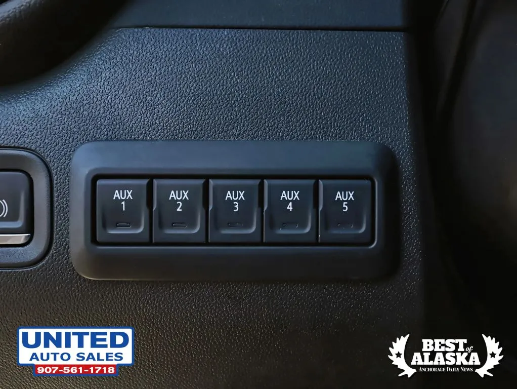 Chevrolet Silverado photo 35