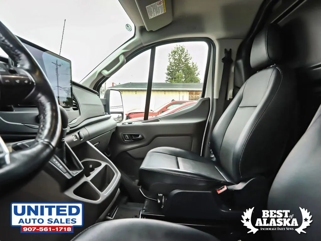 Ford Transit-250 photo 32