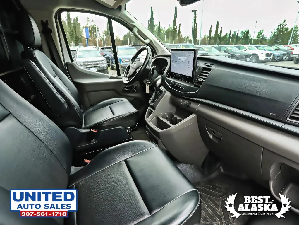 Ford Transit-250 photo 46