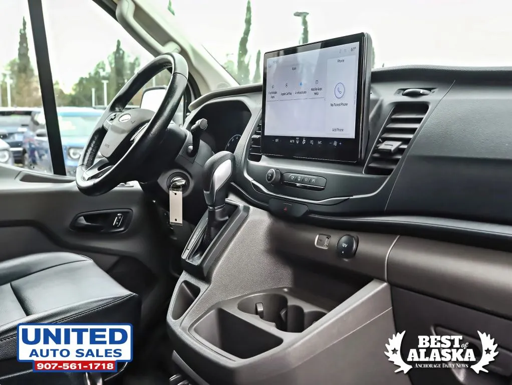Ford Transit-250 photo 20