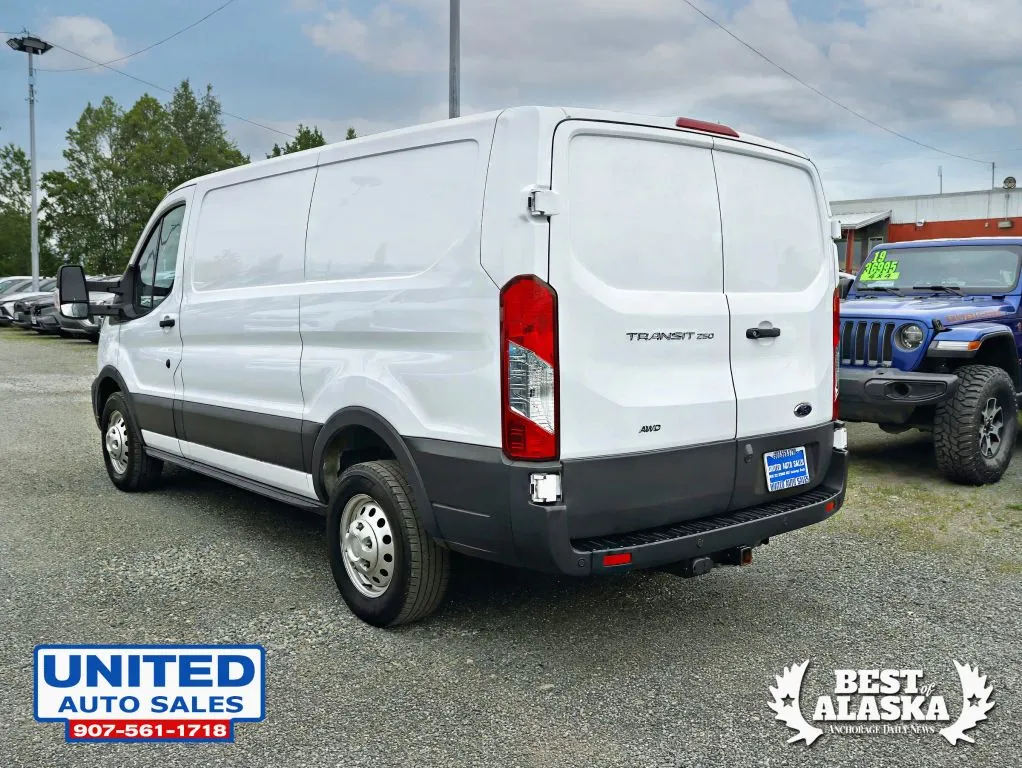 Ford Transit-250 photo 8