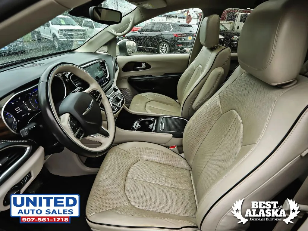 Chrysler Pacifica photo 32