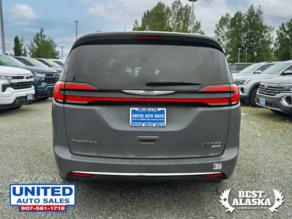 Chrysler Pacifica photo 8