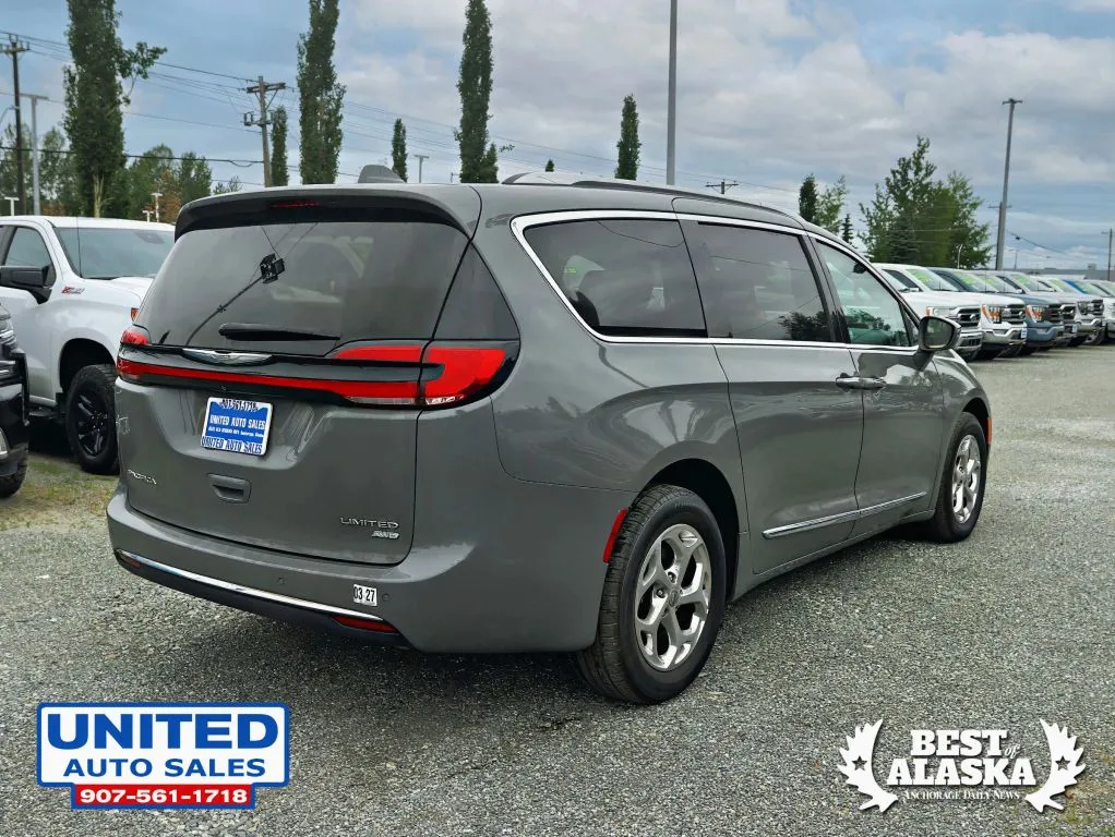 Chrysler Pacifica photo 7