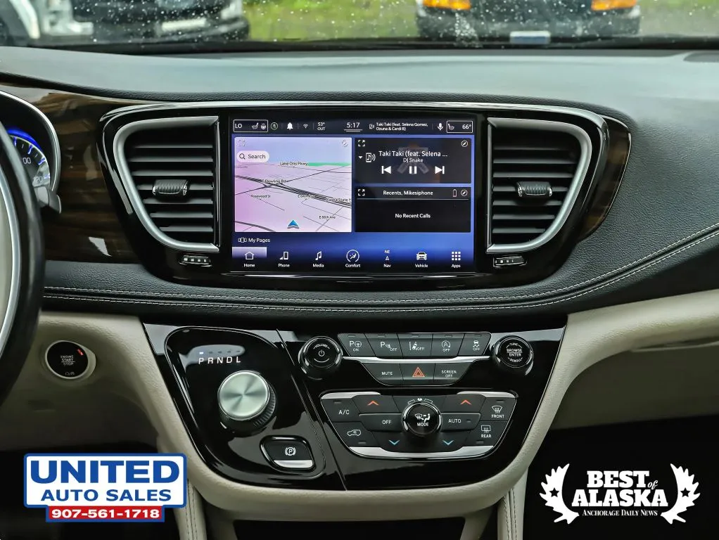Chrysler Pacifica photo 18