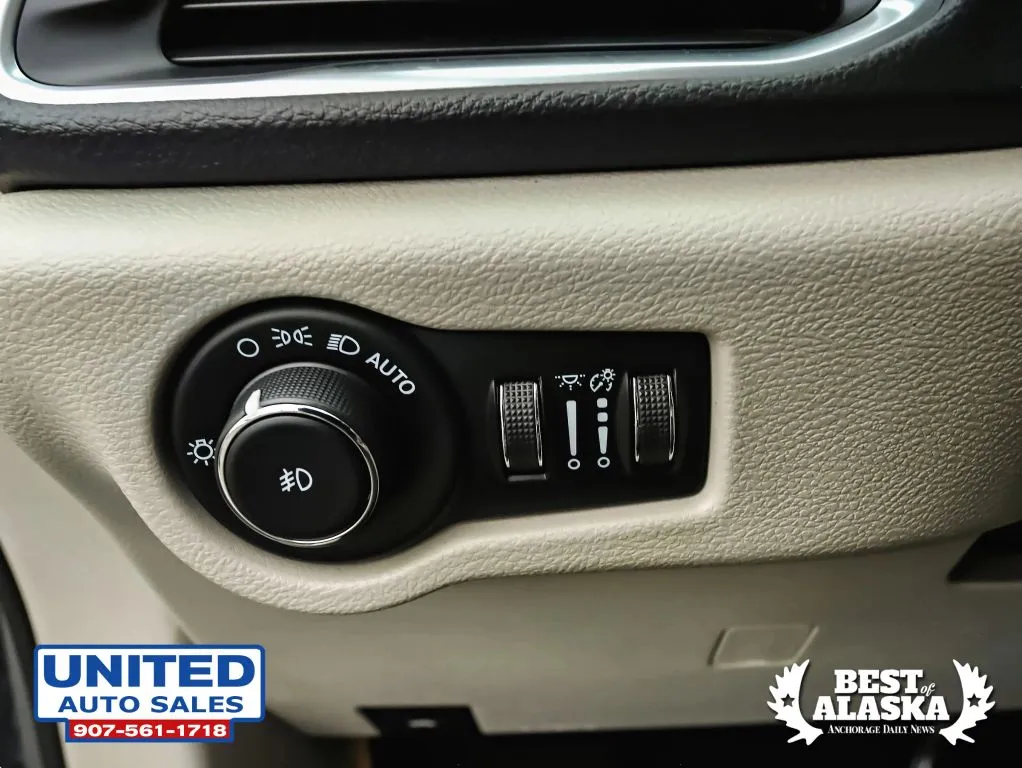Chrysler Pacifica photo 40