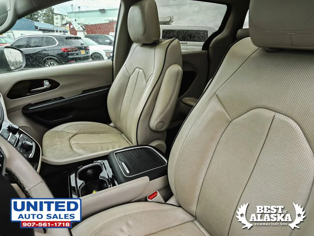 Chrysler Pacifica photo 34
