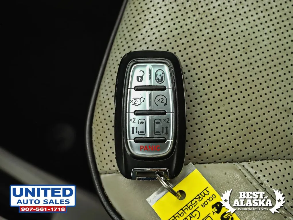 Chrysler Pacifica photo 30