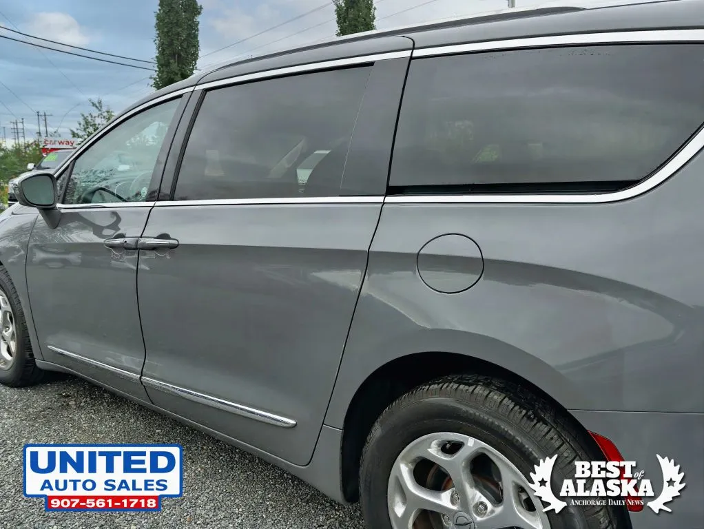 Chrysler Pacifica photo 22