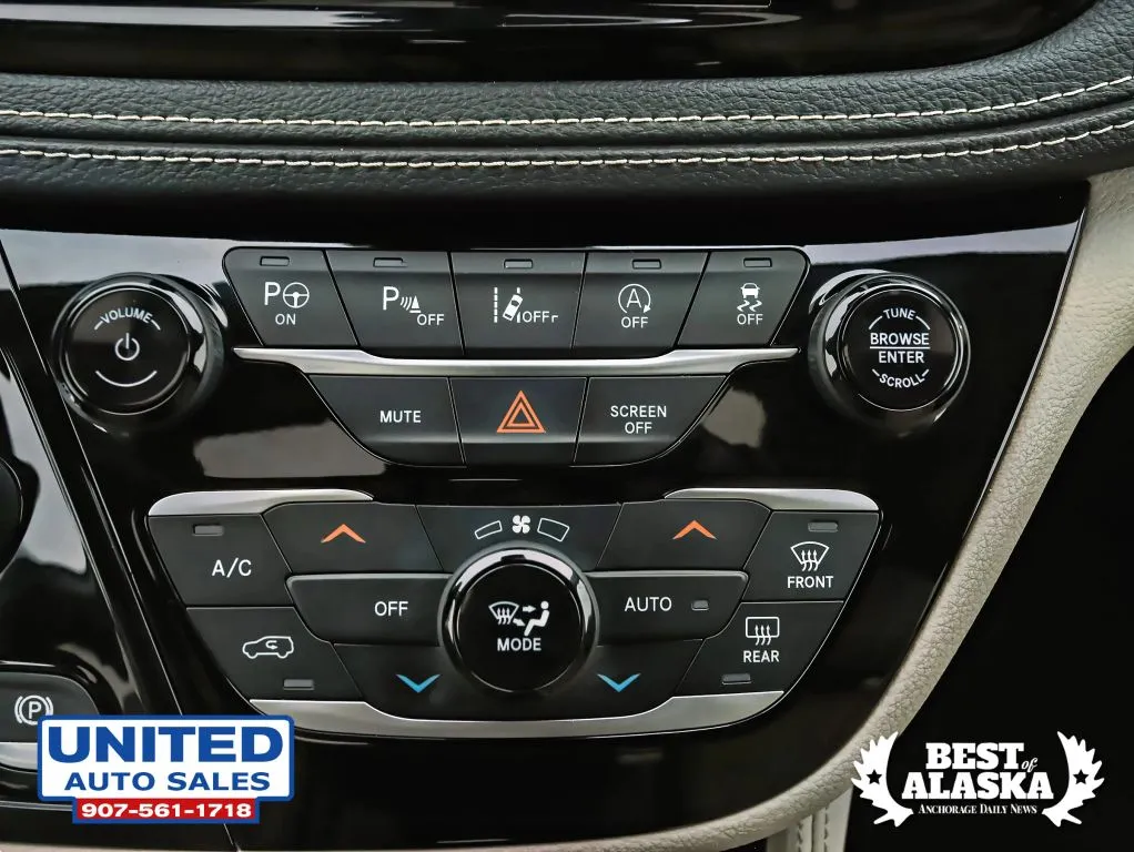 Chrysler Pacifica photo 19