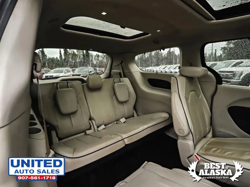 Chrysler Pacifica photo 48