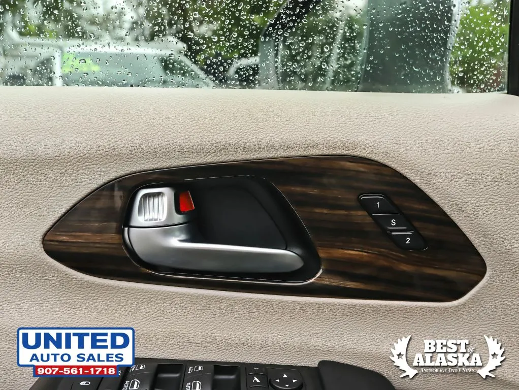 Chrysler Pacifica photo 42