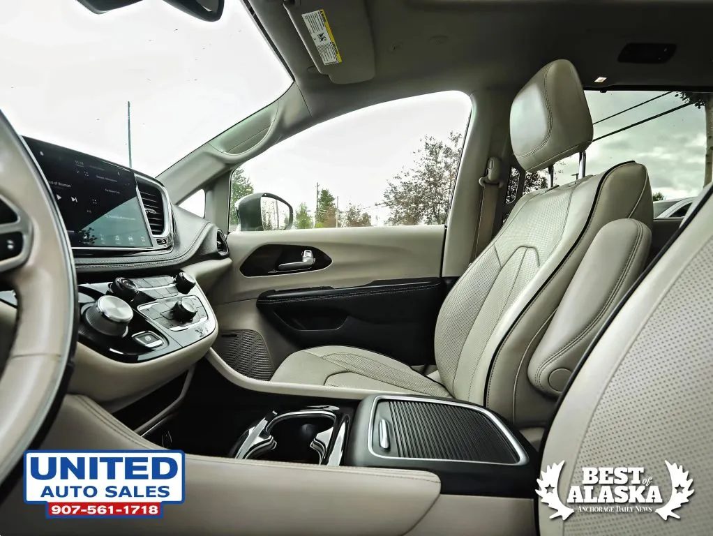 Chrysler Pacifica photo 33