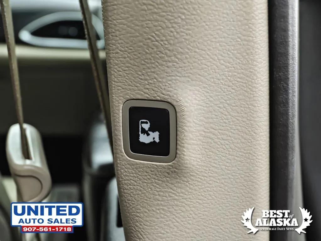 Chrysler Pacifica photo 45