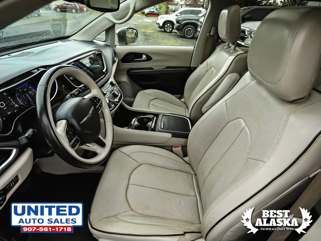 Chrysler Pacifica photo 11