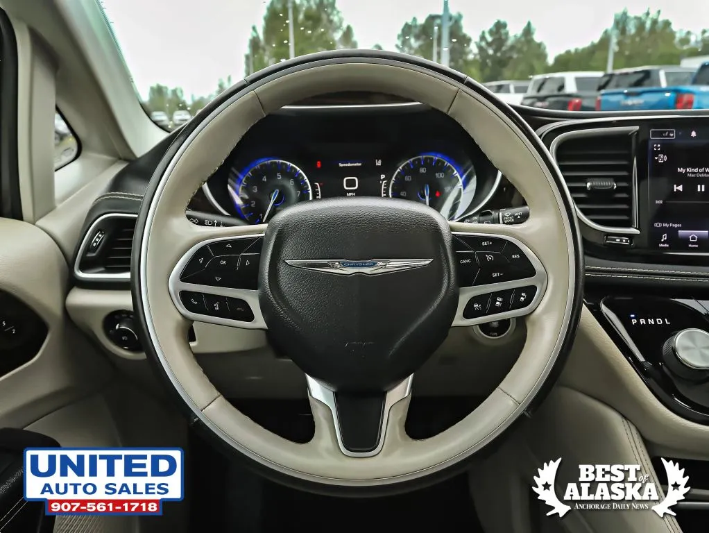Chrysler Pacifica photo 54