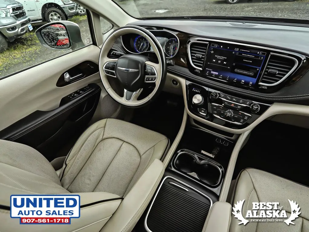 Chrysler Pacifica photo 53