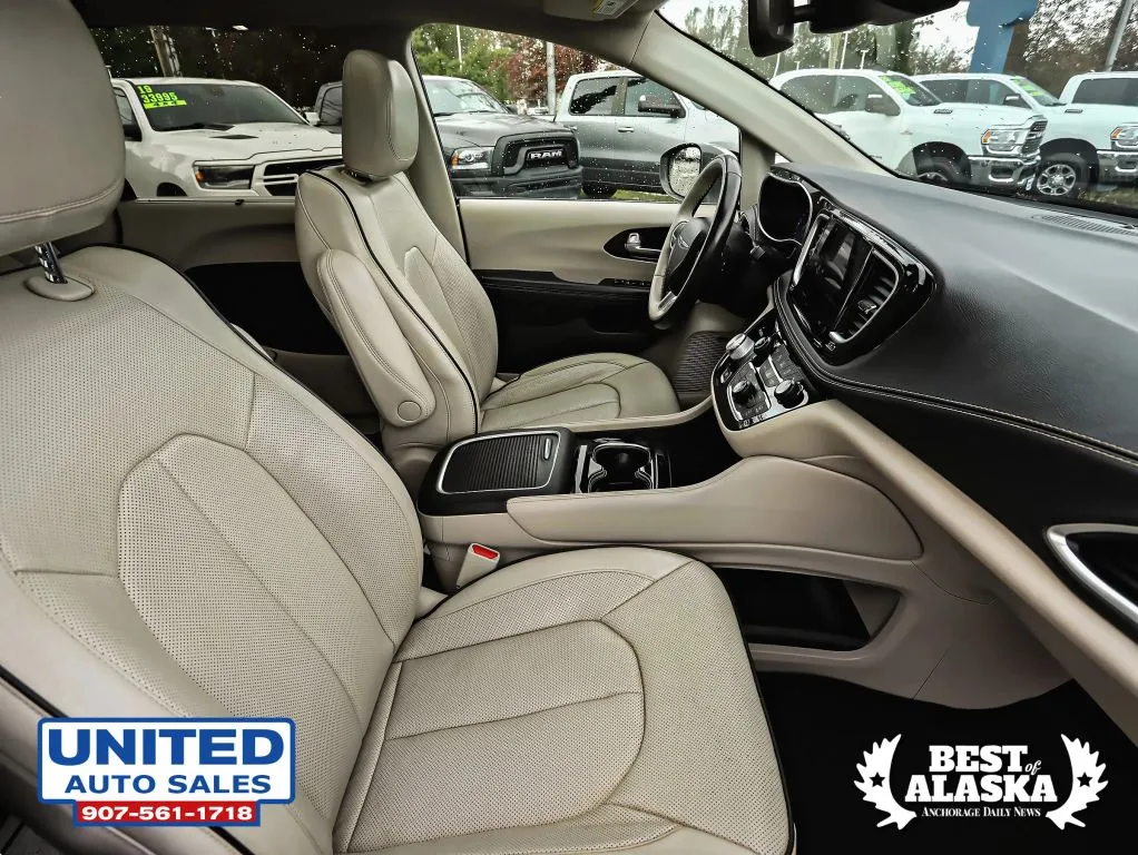 Chrysler Pacifica photo 46