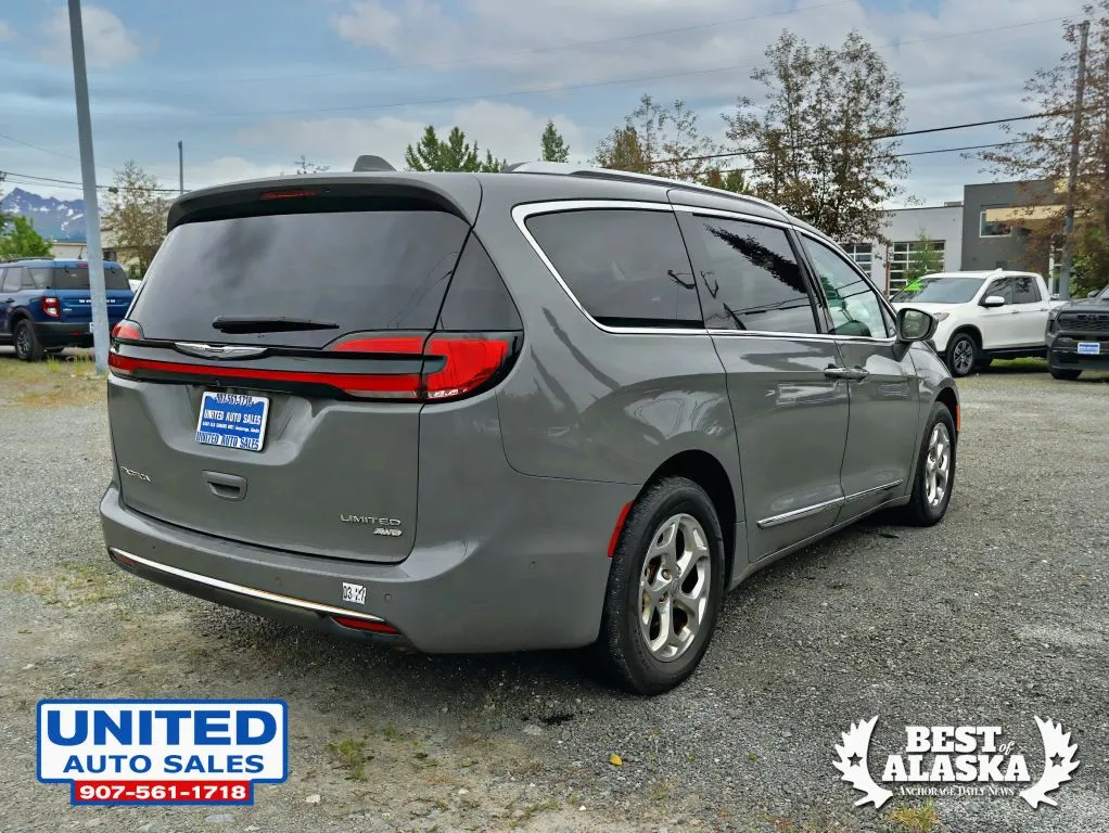 Chrysler Pacifica photo 10