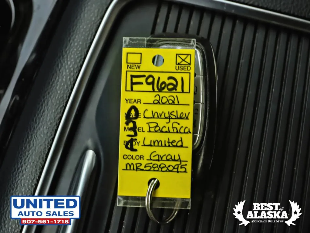Chrysler Pacifica photo 32