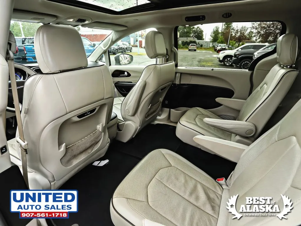 Chrysler Pacifica photo 15