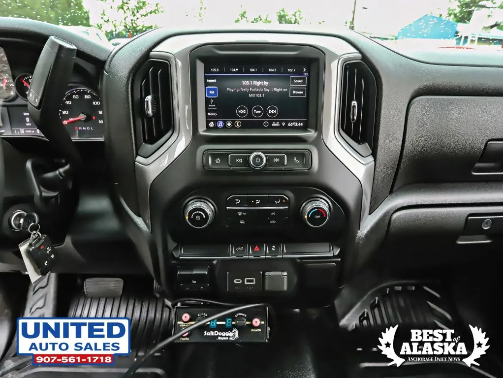 Chevrolet Silverado photo 17