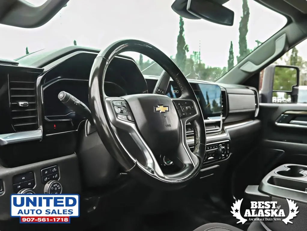 Chevrolet Silverado photo 12