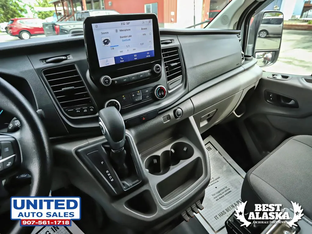 Ford Transit-150 photo 20