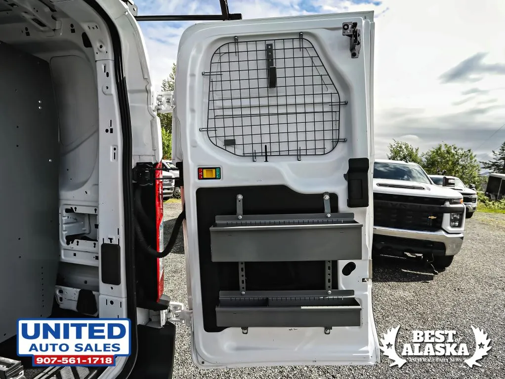 Ford Transit-150 photo 15