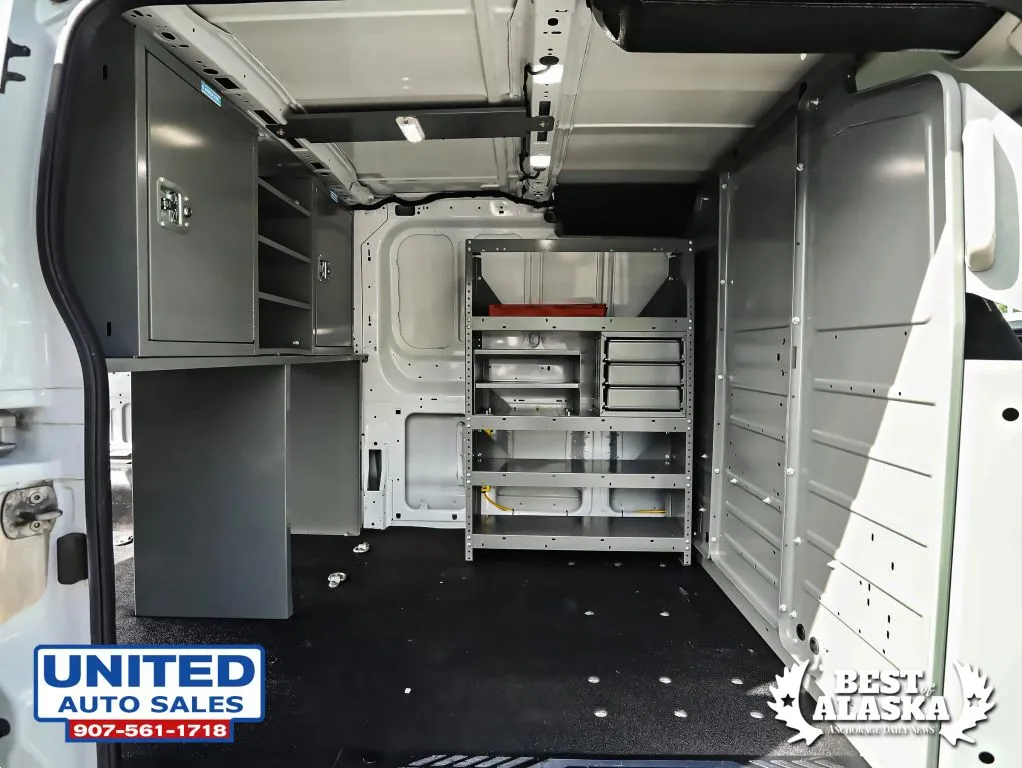 Ford Transit-150 photo 14