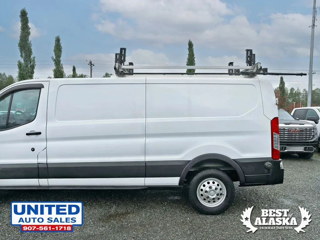 Ford Transit-150 photo 21