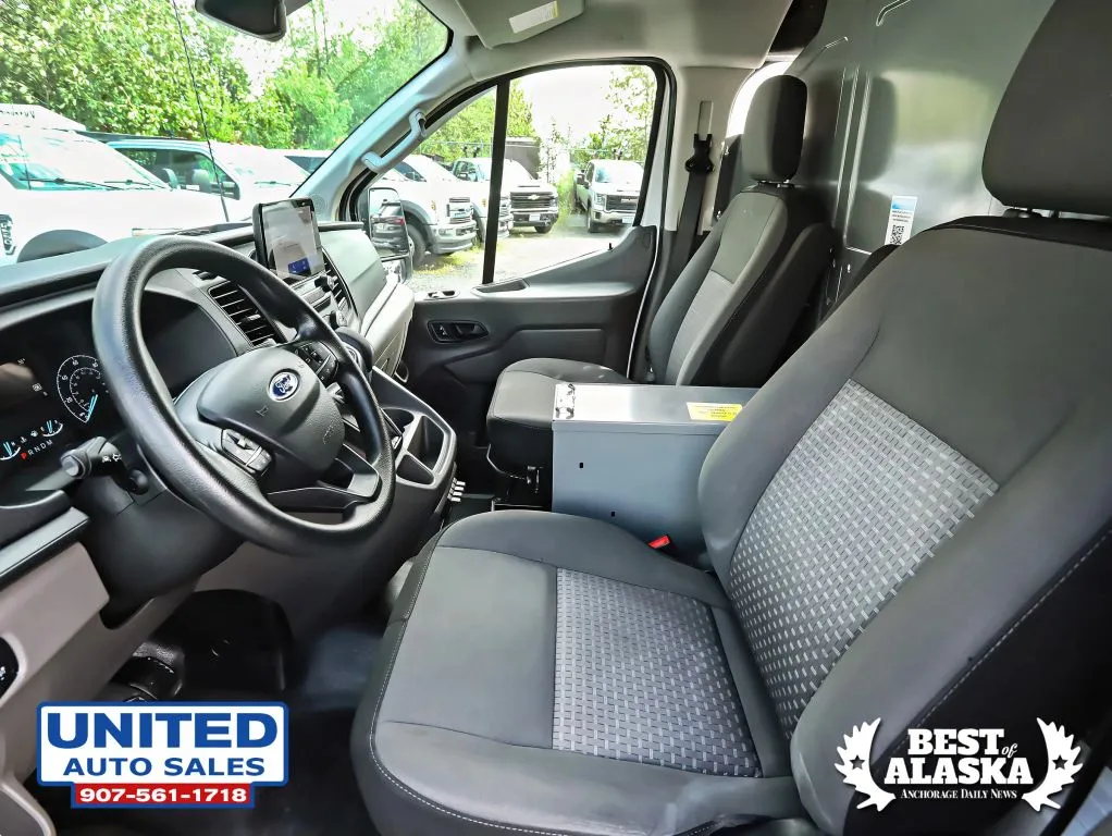 Ford Transit-150 photo 11