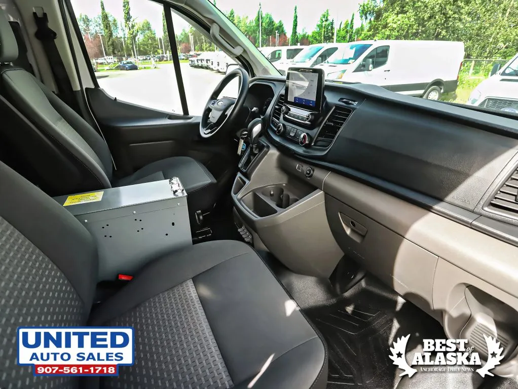 Ford Transit-150 photo 48