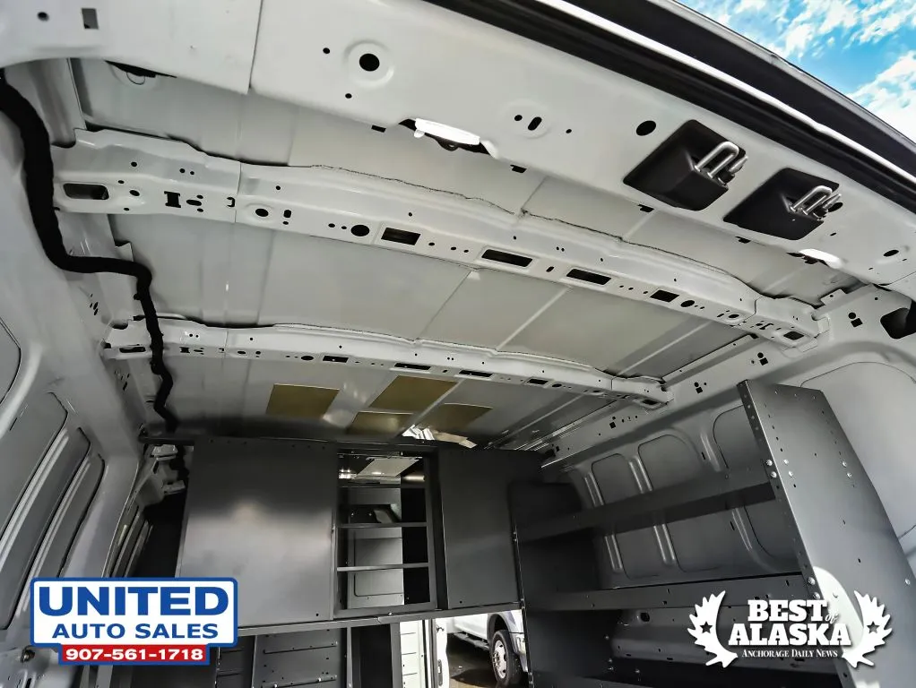 Ford Transit-150 photo 16