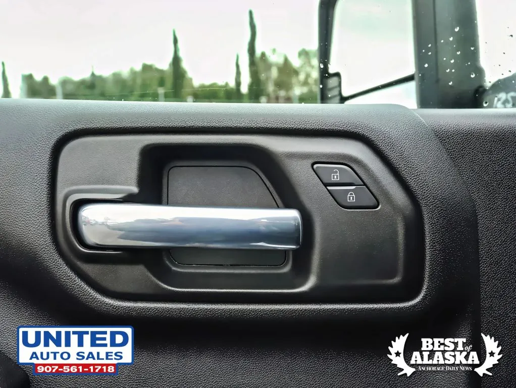 Chevrolet Silverado photo 48