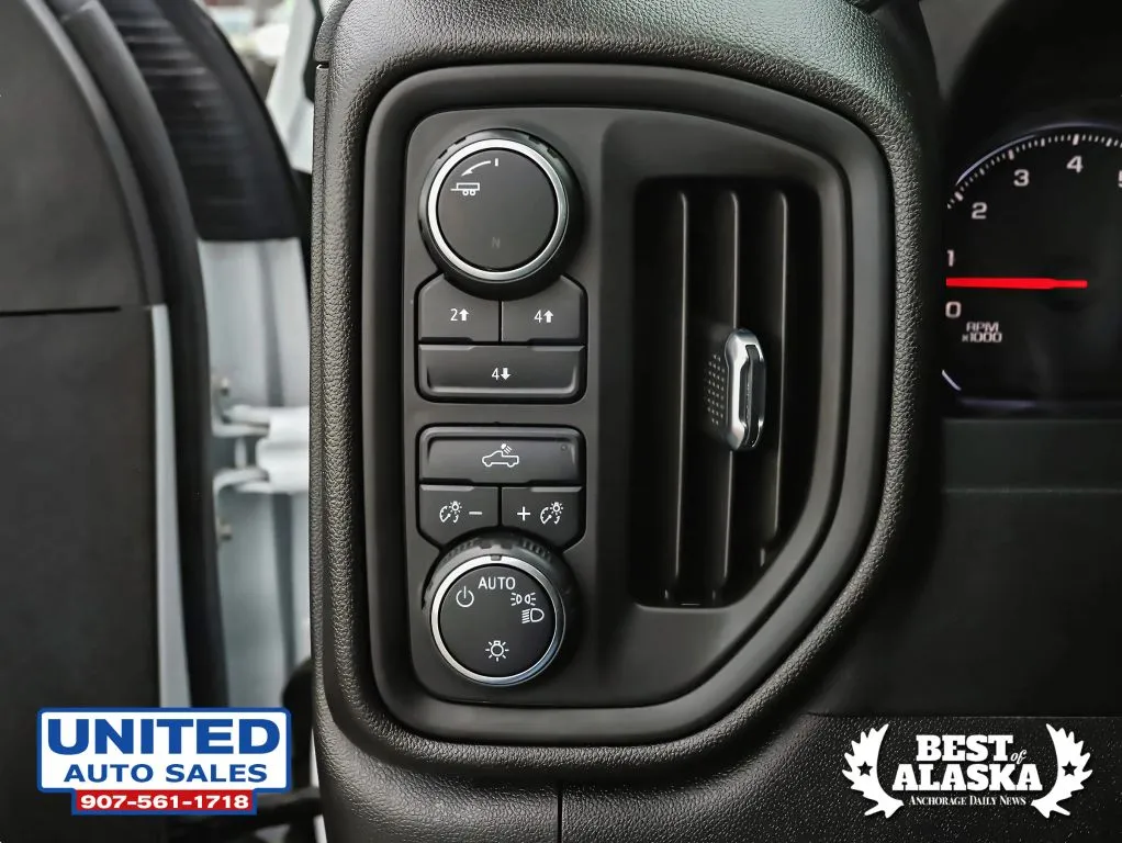 Chevrolet Silverado photo 14