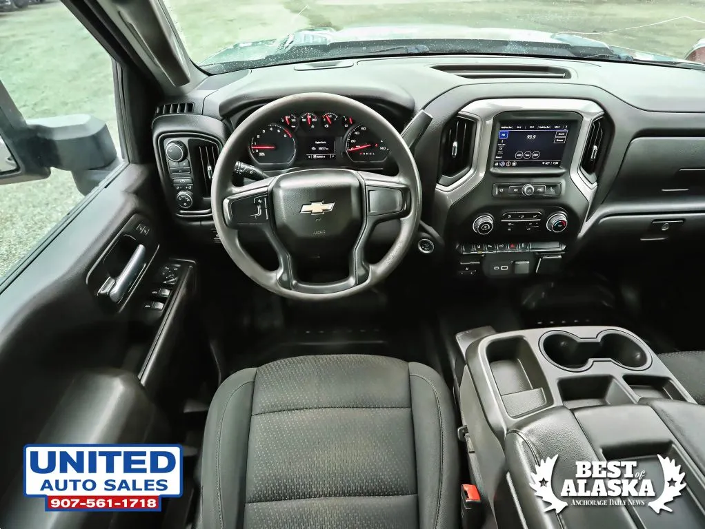 Chevrolet Silverado photo 17