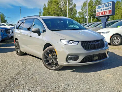 Gray 2023 Chrysler Pacifica Touring L Van 4D for sale in Anchorage, AK