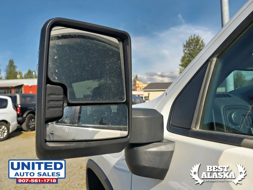 Chevrolet 3500HD photo 25